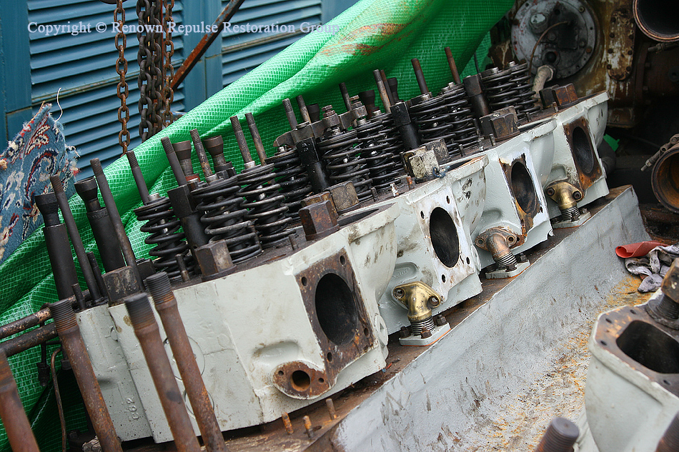 Four refurbished cylinder heads